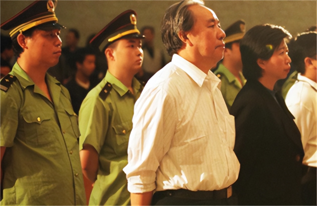 中国首位死亡的亿万富翁,中国首位千万富翁