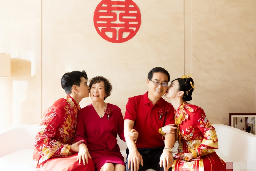 张檬金恩圣甜蜜瞬间,张檬金恩圣同框秀恩爱