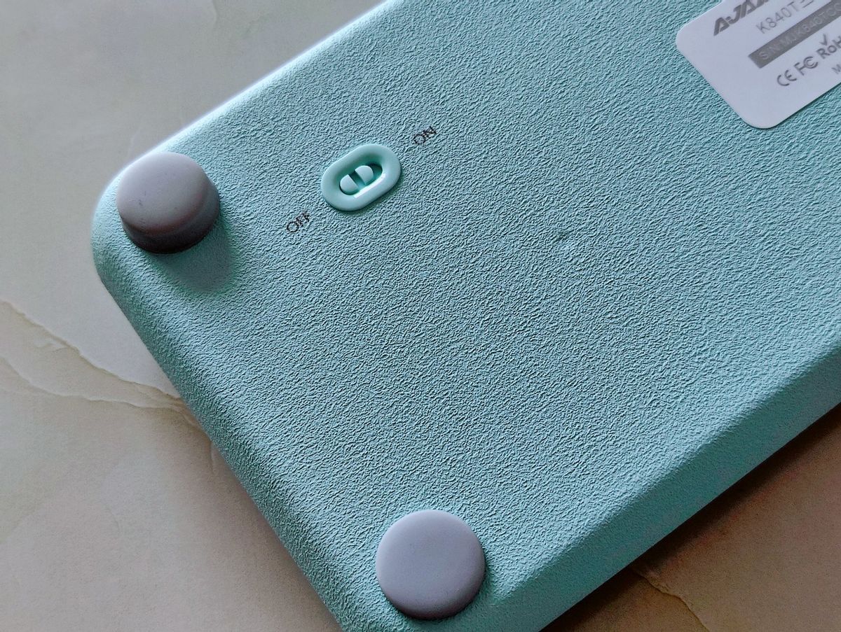 黑爵复古青轴键盘测评,青轴键盘和黑爵键盘哪个好