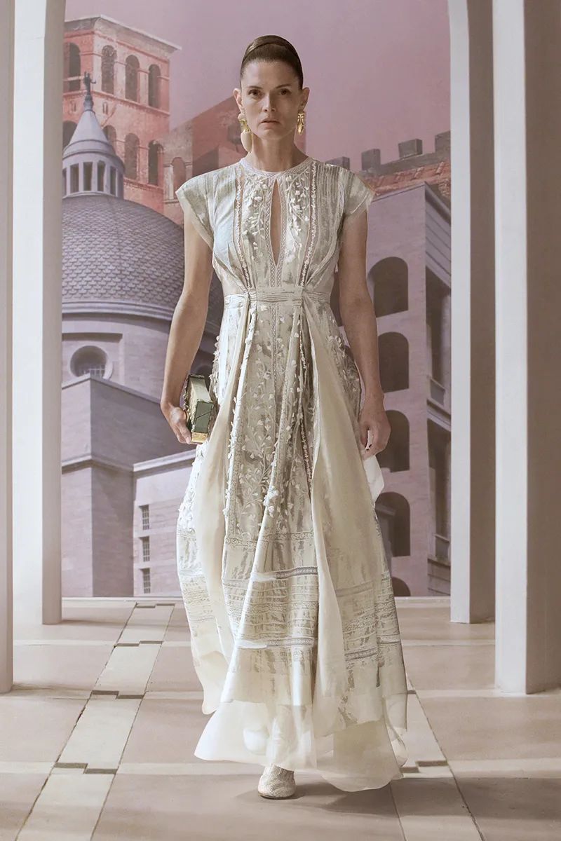 2023年明星穿过的高定,又大又繁琐的高定系列