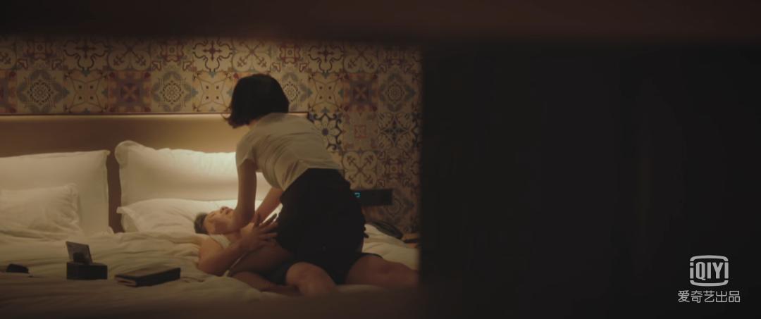 在流水线的国产剧市场，这硬挺的“奇葩”，填补了国产剧的空白？