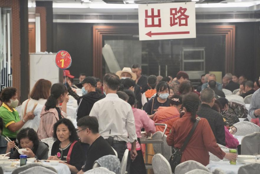 去香港旅游费用划算不划算,2019年去香港旅游的人还多吗