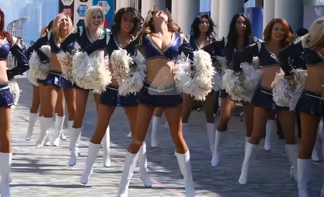 世界杯啦啦队颜值大比拼！身材火辣长腿惹眼，多位成员撞脸明星