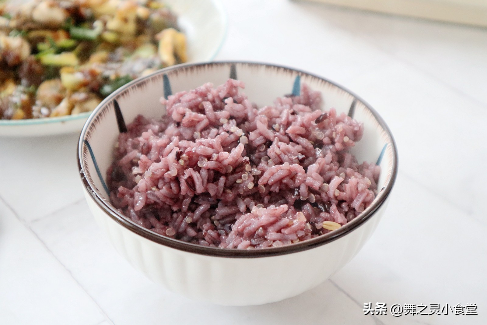 60后老阿姨活得精致优雅,80后阿姨活出自己想要的模样