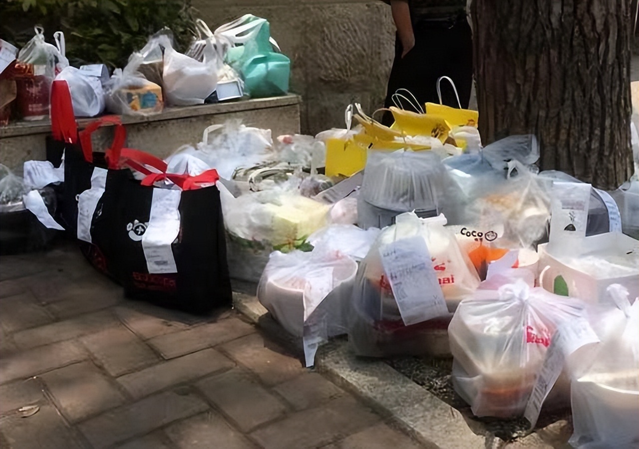 全国外卖员和快递员数量,快递员和外卖员迟早会失业吗