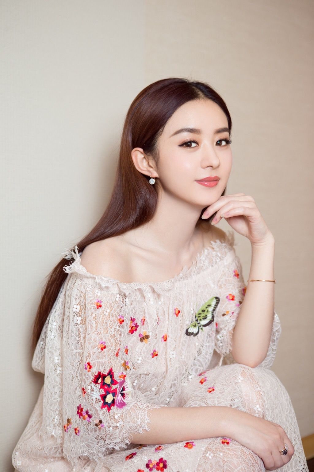 留刘海反而好看是什么原因,为什么有人留刘海更好看