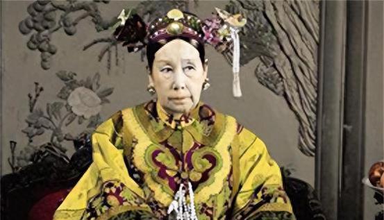 慈禧洗澡一次用几条毛巾,慈禧每次洗澡为什么要召见李莲英