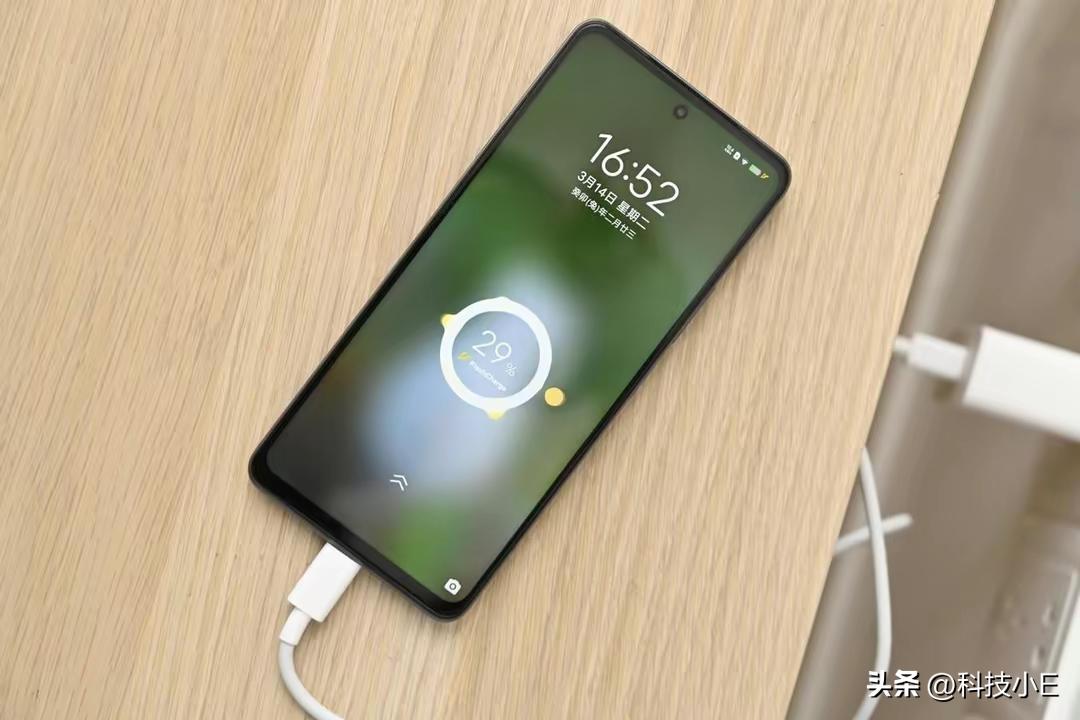 iqoo支持55w超级闪充吗,iqoo双引擎闪充120w