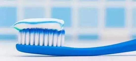 衣服有污渍怎么办，8个去污小妙招，帮你解决后顾之忧