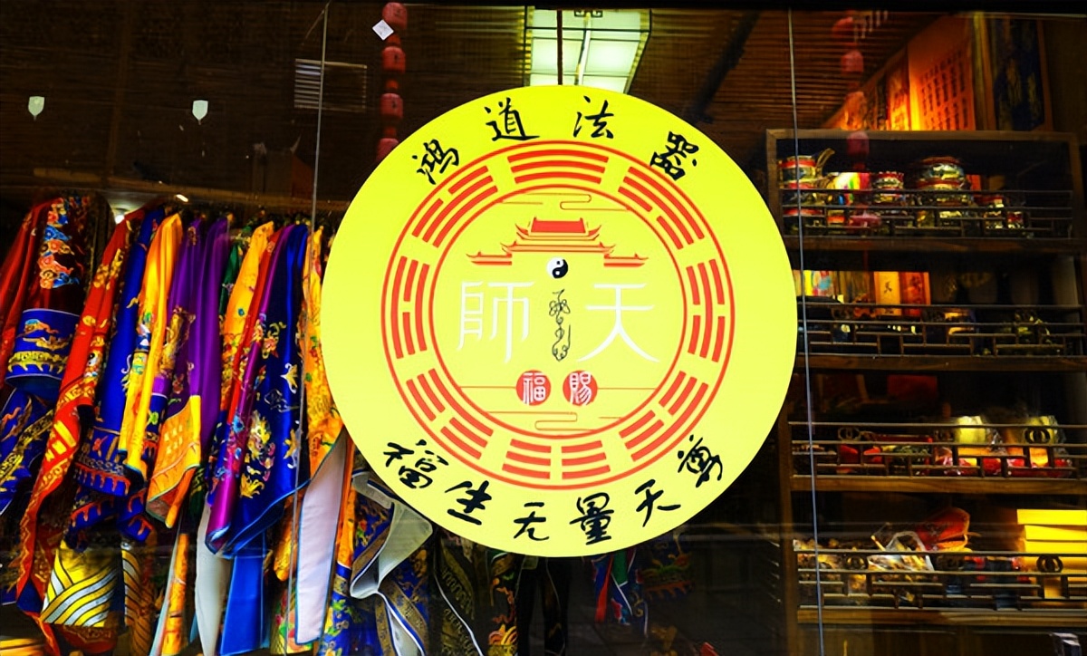 问道龙虎山，观“天下三绝”，“道教第一山”碧水丹霞入画来