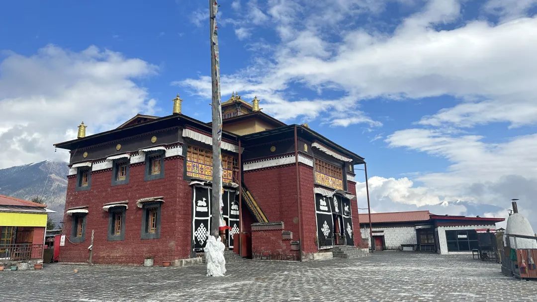 7月24日|浓浓援藏情，沪藏一家亲珠穆朗玛峰、扎什伦布寺9日“上海-日喀则”援藏旅游包机活动