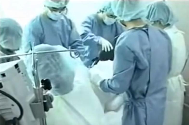 日本工人遭核辐射，被当白鼠强行续命83天，临终前烂成“烤全羊”