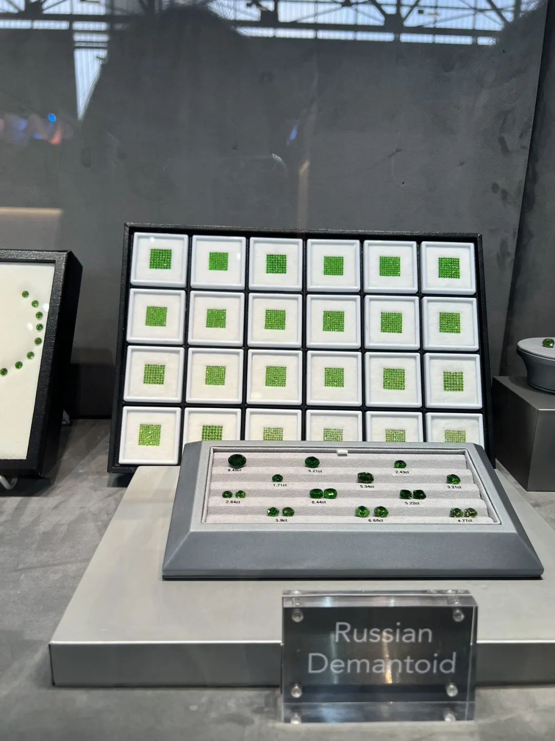 时隔3年又来日内瓦珠宝展大寻宝，竟然还见到了JAR真身！