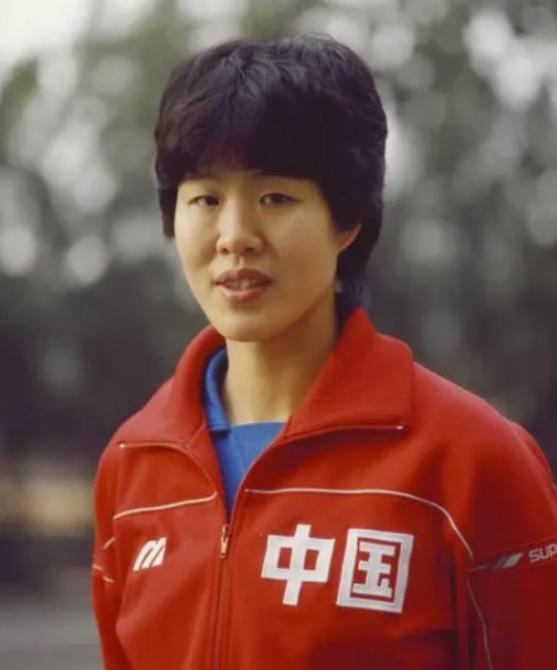 铁榔头郎平扣球,女排虽败铁榔头郎平一生更佳