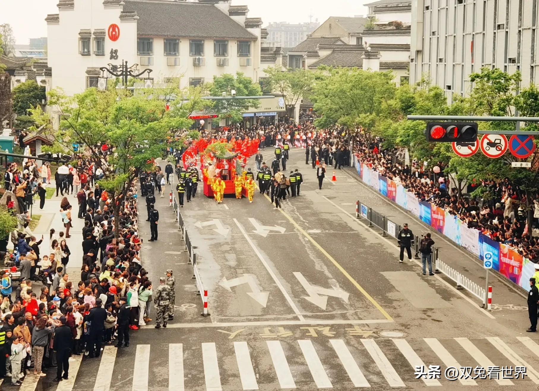 清明节游新市古镇,恰逢蚕花庙会