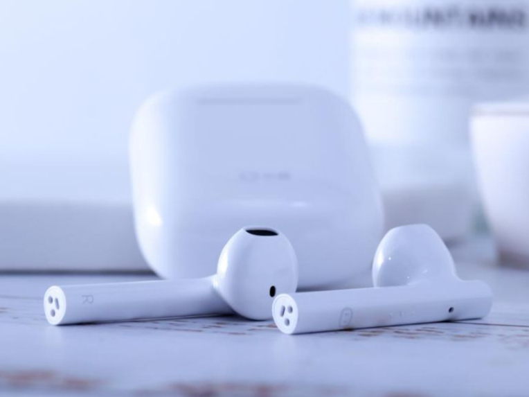 如何让台式电脑连接无线蓝牙耳机,台式电脑怎么连蓝牙无线耳机教程