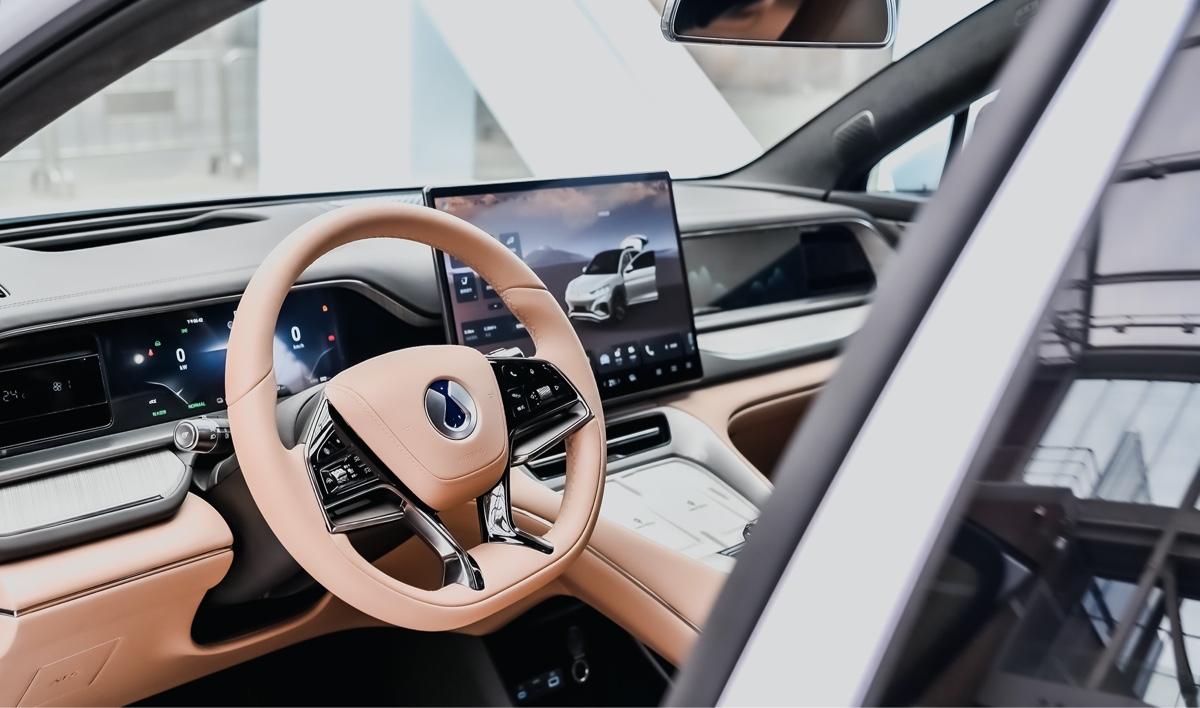 豪华智能suv腾势n7震撼上市,腾势n7智能豪华纯电suv天花板