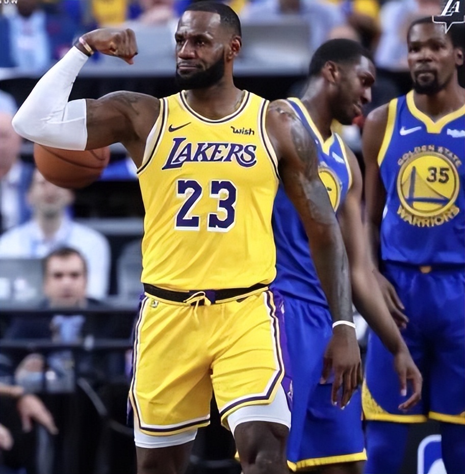 nba球衣穿出紧身衣,nba球员为什么穿紧身球衣