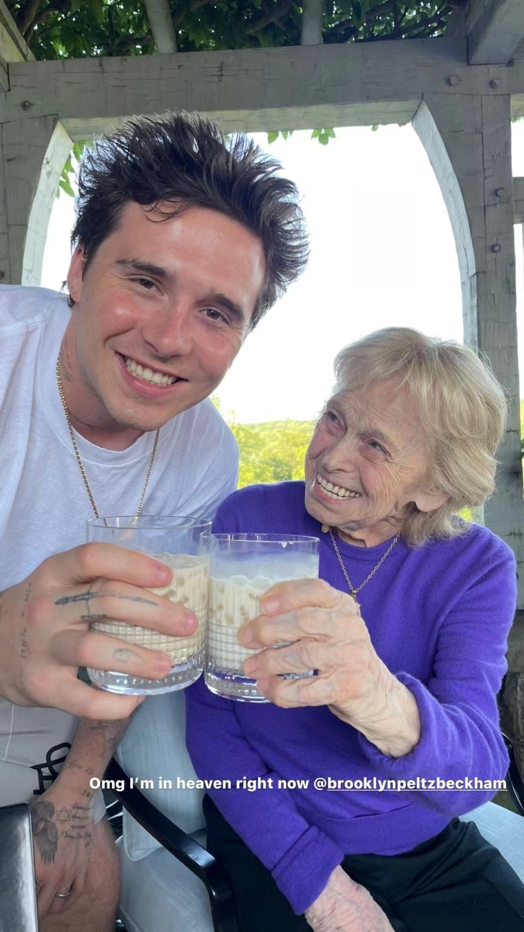 囧三带女友与家人度假，大布继续蜜月旅，只有刚失恋的RORO在苦练