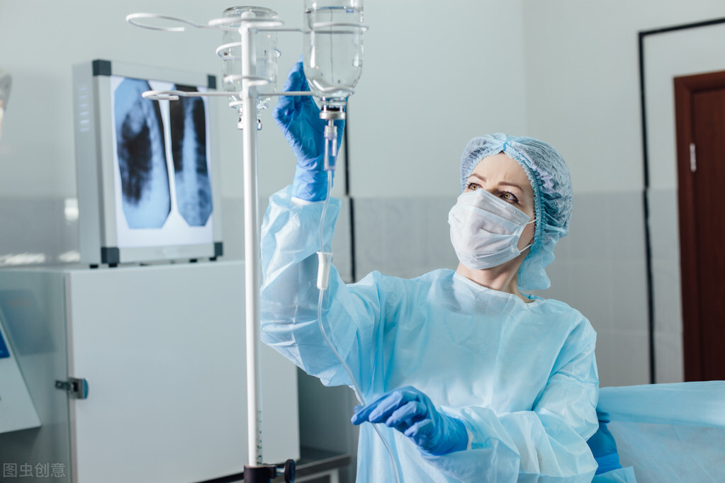 50多岁,去医院定期输液通血管,怎么这么难?为什么不给通?