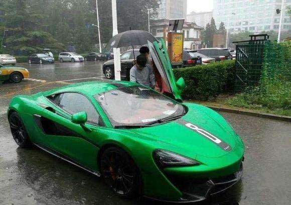 国足座驾有多壕,国足千万豪车