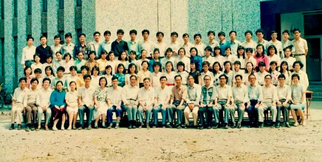 十几年的同学群应该聊什么好呢,大学同学群都聊些什么