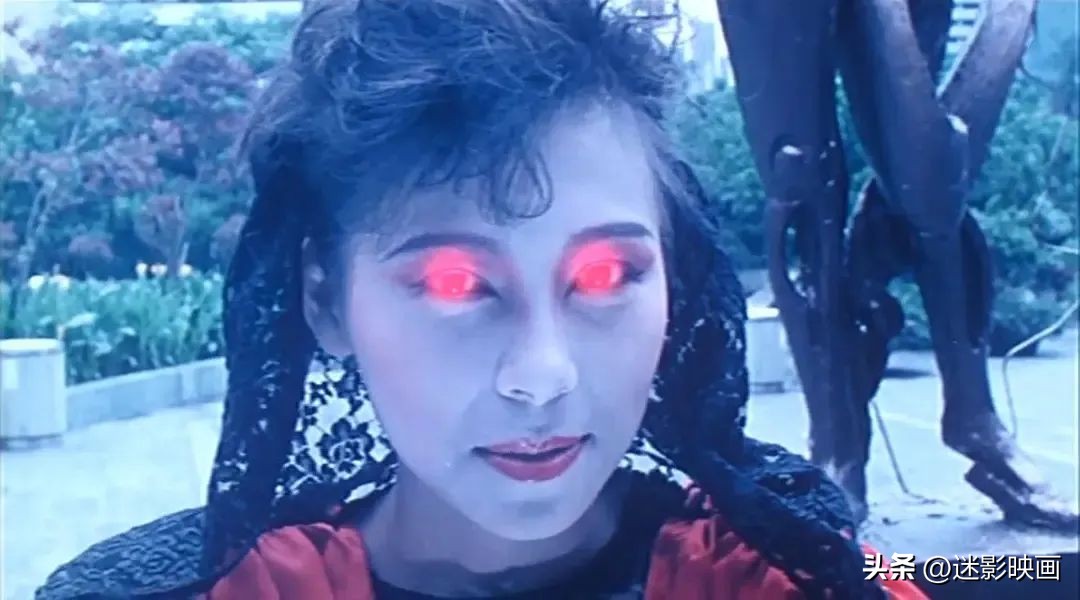 37年前的邪典片,王祖贤颠覆出演,删减才能播,录像厅时代噩梦