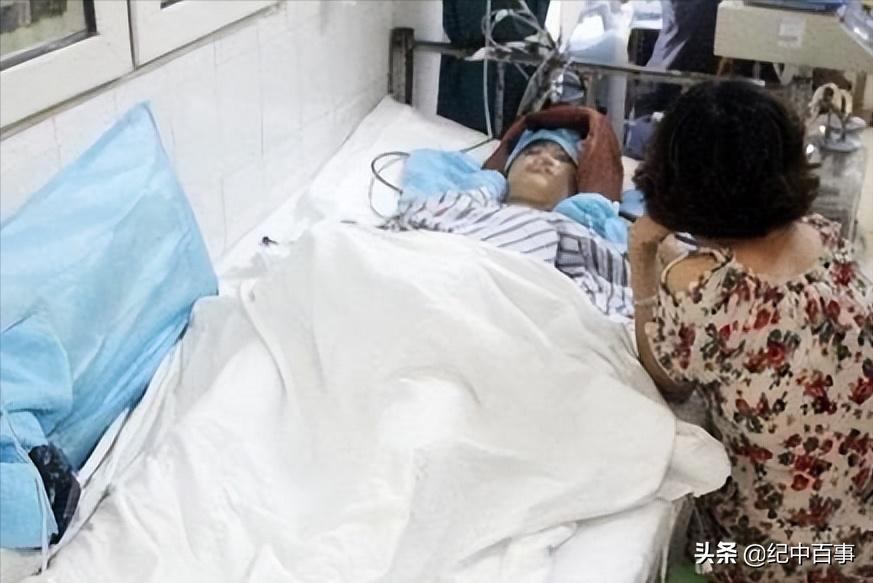 男子提着断腿去医院,上海男子抢救室内放弃治疗