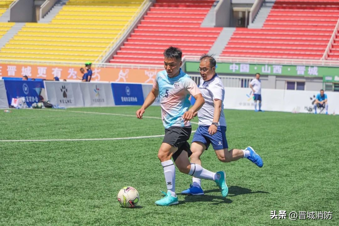 绿茵场上展风采,绿茵场上