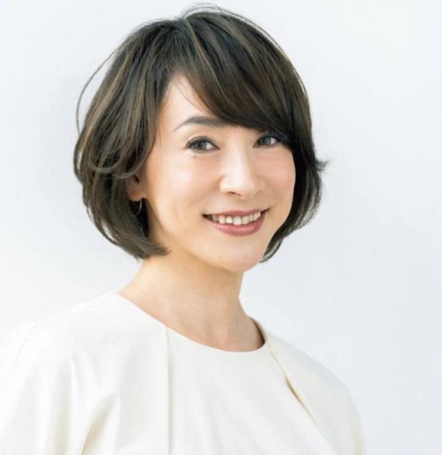 中年圆脸妇女短发最佳发型,中年短发大圆脸烫什么发型