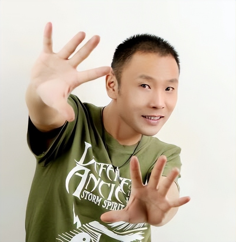 祁隆采访的农民歌手,歌手祁隆是哪个乡镇的人