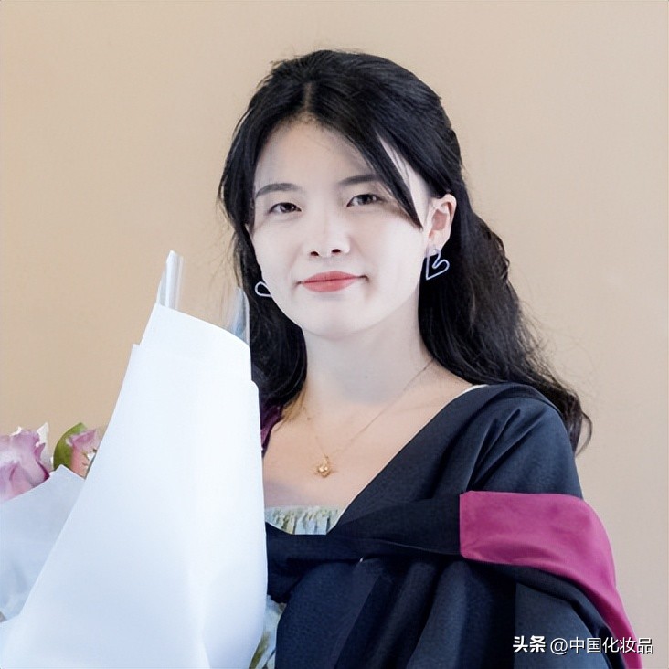 从博士到“达人”从“小白”到顾问TA们与化妆品有一段美丽故事