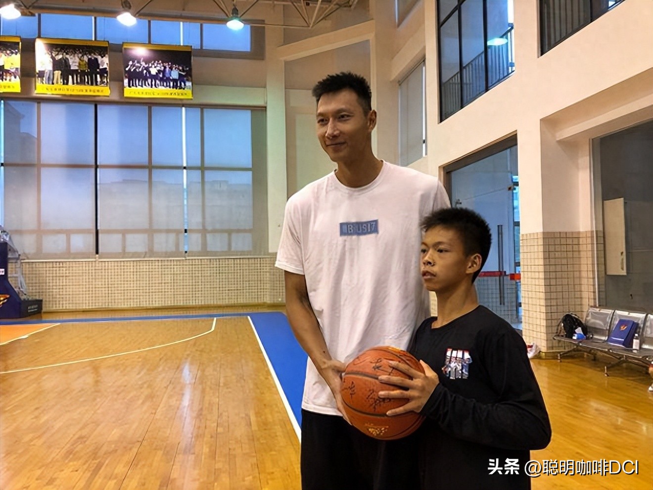 易建联娶了多少老婆,易建联娶巴西宝贝