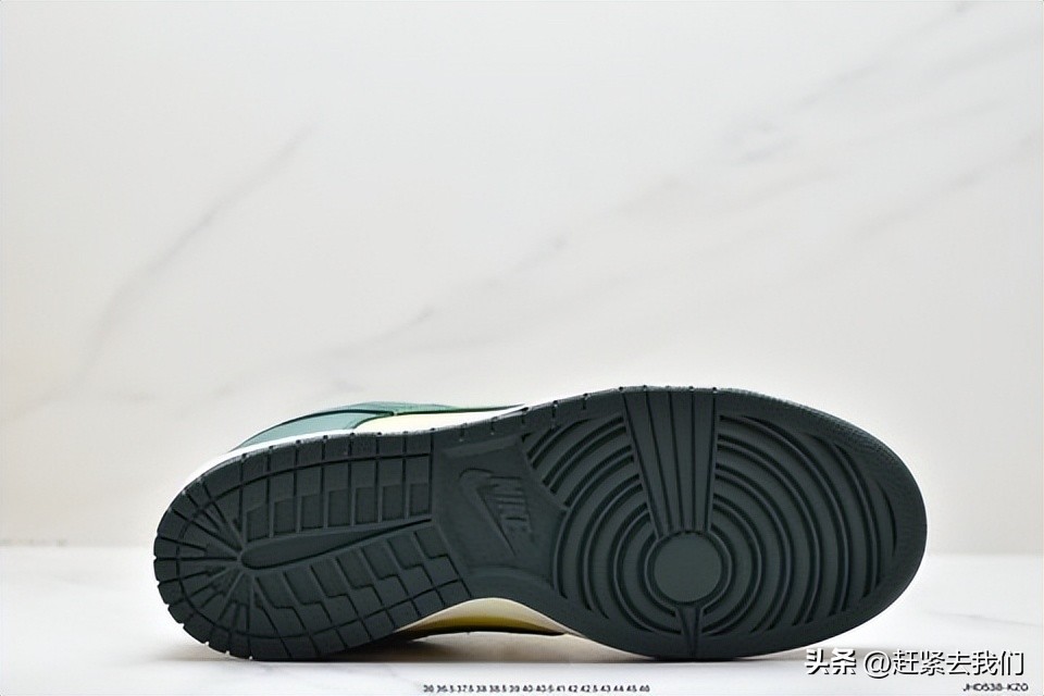 耐克sbchron低帮板鞋,墨绿色的耐克低帮板鞋