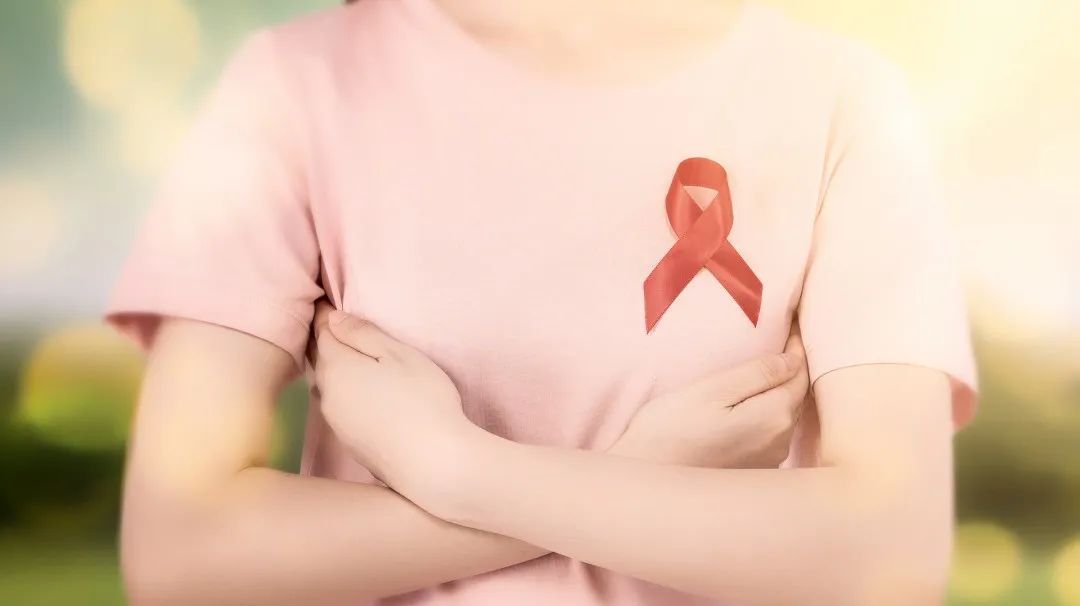 乳房痛怎么判断是不是乳腺炎,乳房有肿块怎么判断是不是乳腺癌