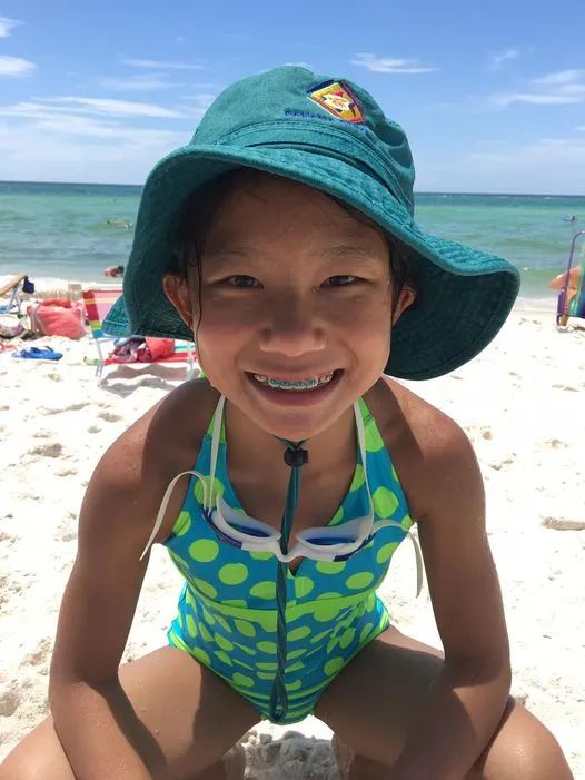 田州小镇近千人送别！来自中国的女孩，短暂却璀璨的一生