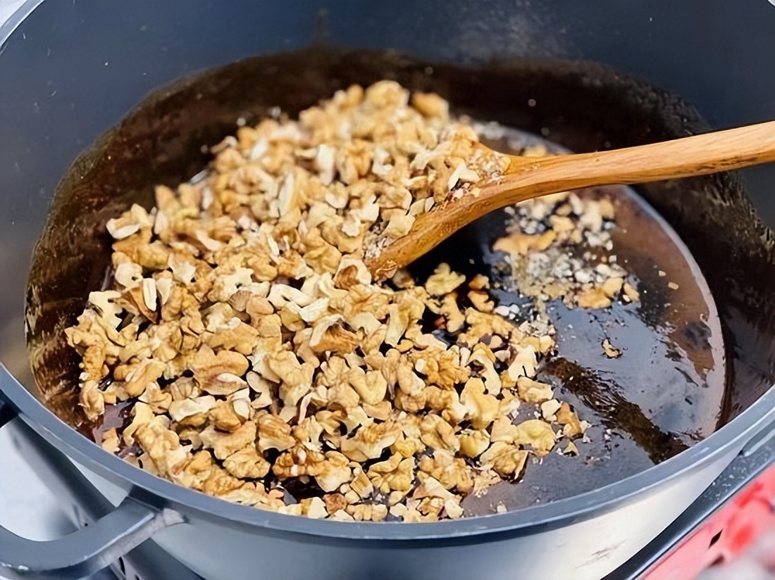 阿胶糕最正确的做法,补血养颜补气健脾的阿胶糕的配方