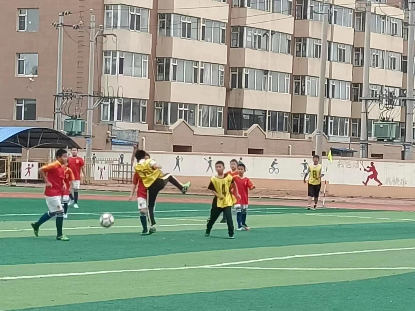 激情四射的足球赛,挥洒青春汗水篮球赛