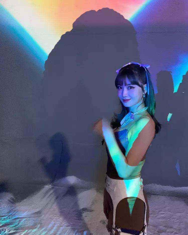 韩国女星衣服惹争议,韩国女演员衣着暴露引争议