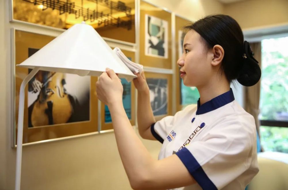 “三最”住区提品质，新鸥鹏文教服获“中国物业百强”TOP26