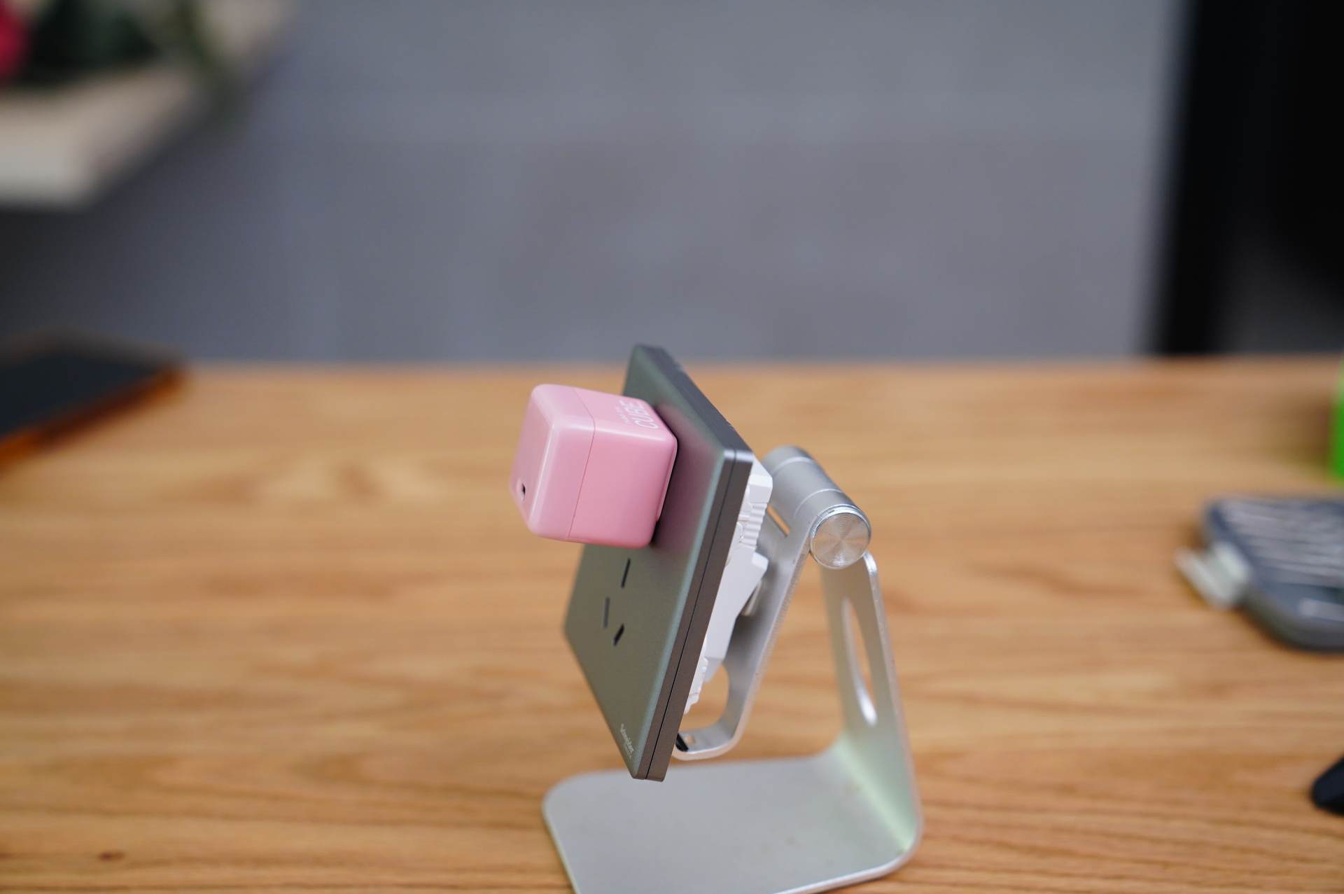 多层插座拆卸,开关插座拆解方法