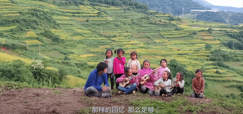 日本导演十年后再访大凉山:政府和志愿者的付出感动世界网友