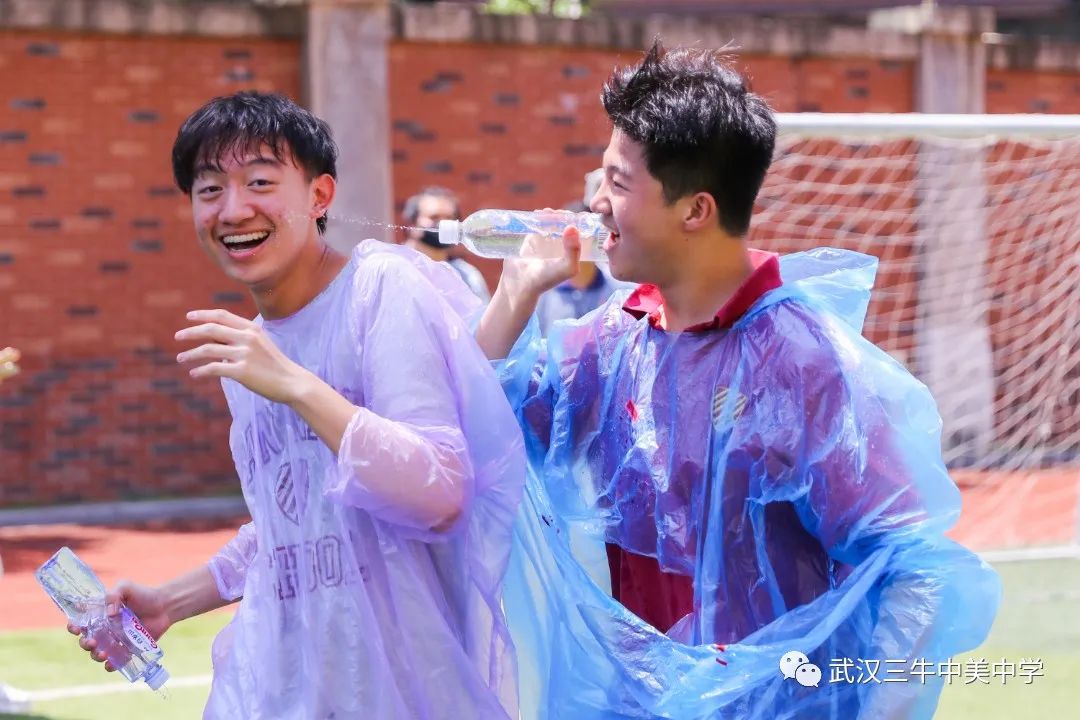 记录毕业典礼的快乐时光,学校毕业典礼上的那些事