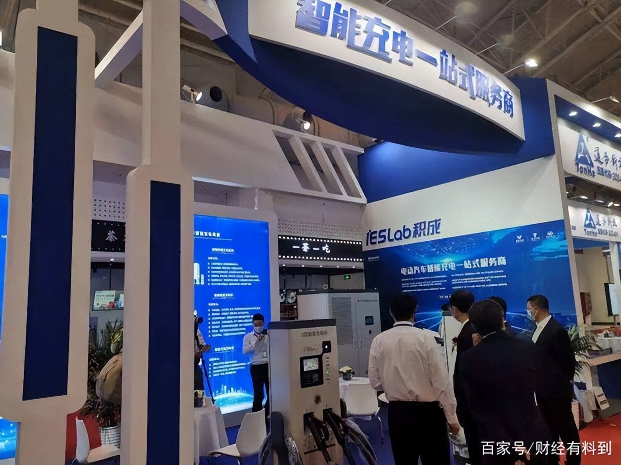 a股三大指数集体高开科技股领涨,a股三大指数集体收涨创业板走强