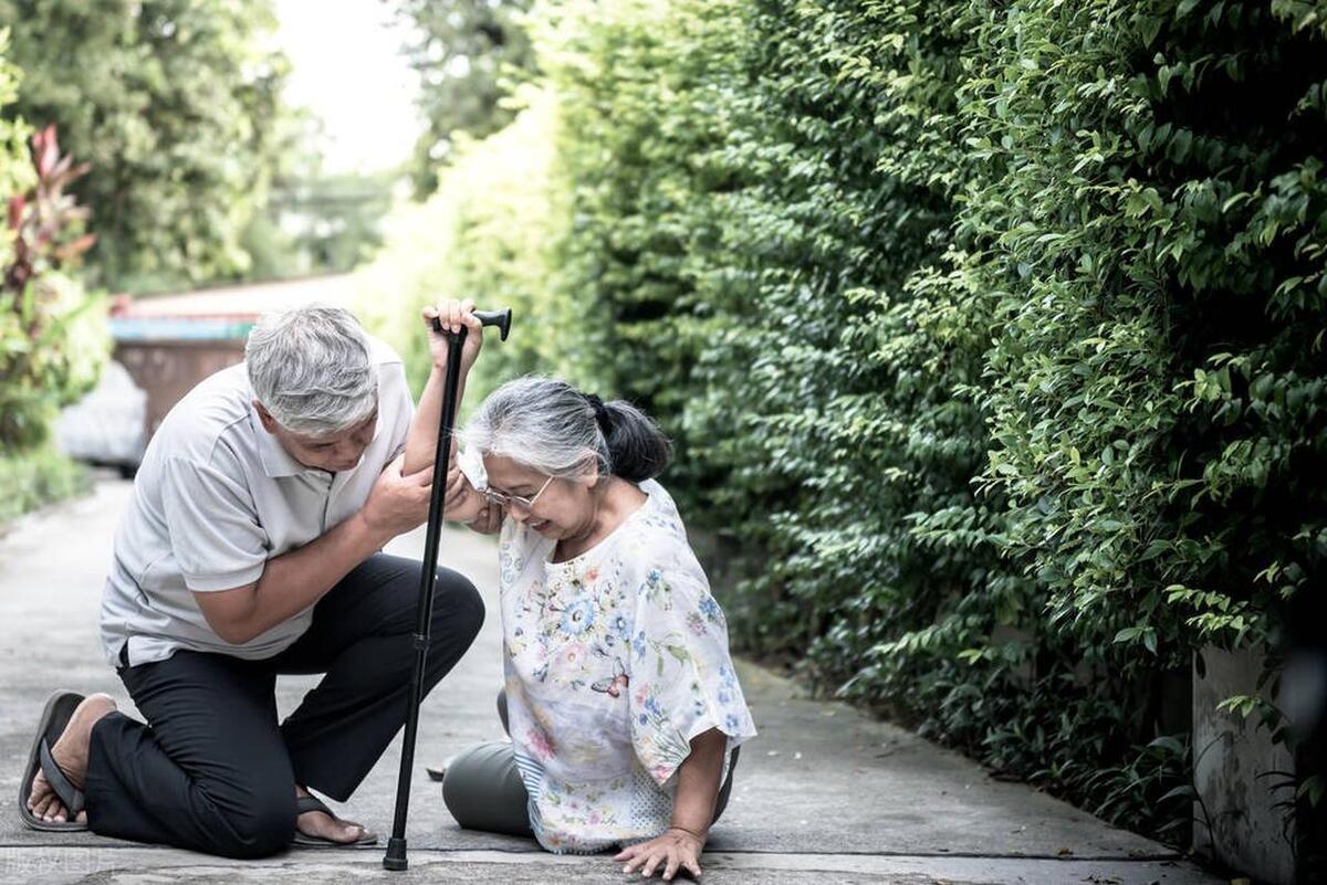 婆婆带孙子4年不给一分钱,婆婆带娃儿媳不给钱