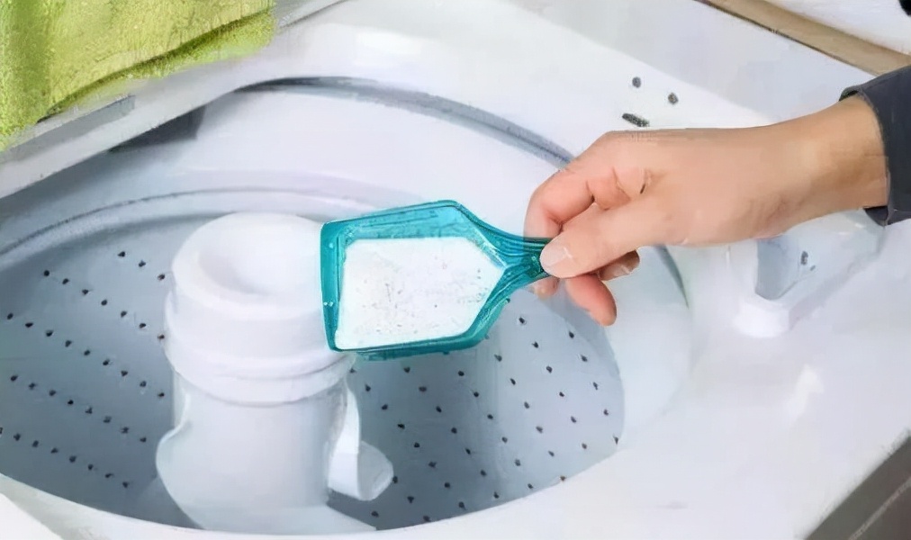 “洗衣液”和“洗衣粉”到底哪个好？了解后才明白，差距这么大