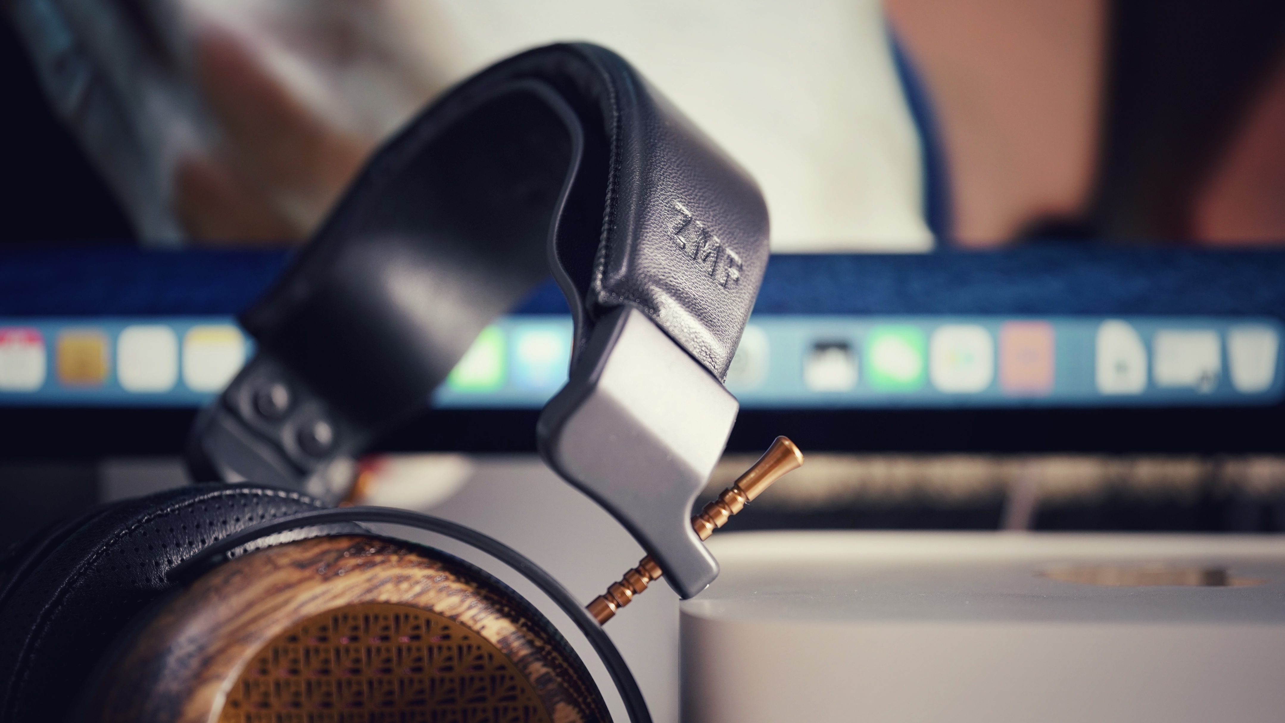 三百块钱好用耳机,三百块音质好的蓝牙耳机