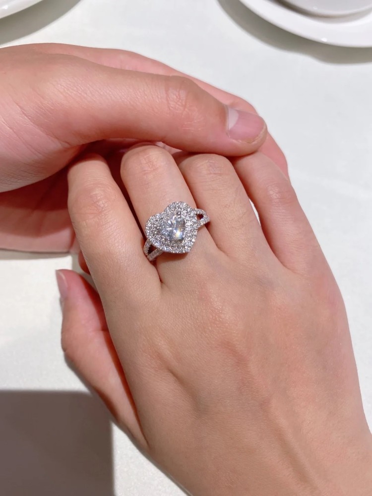 普通钻戒和dr钻戒价格相差多少,真爱无价的戒指