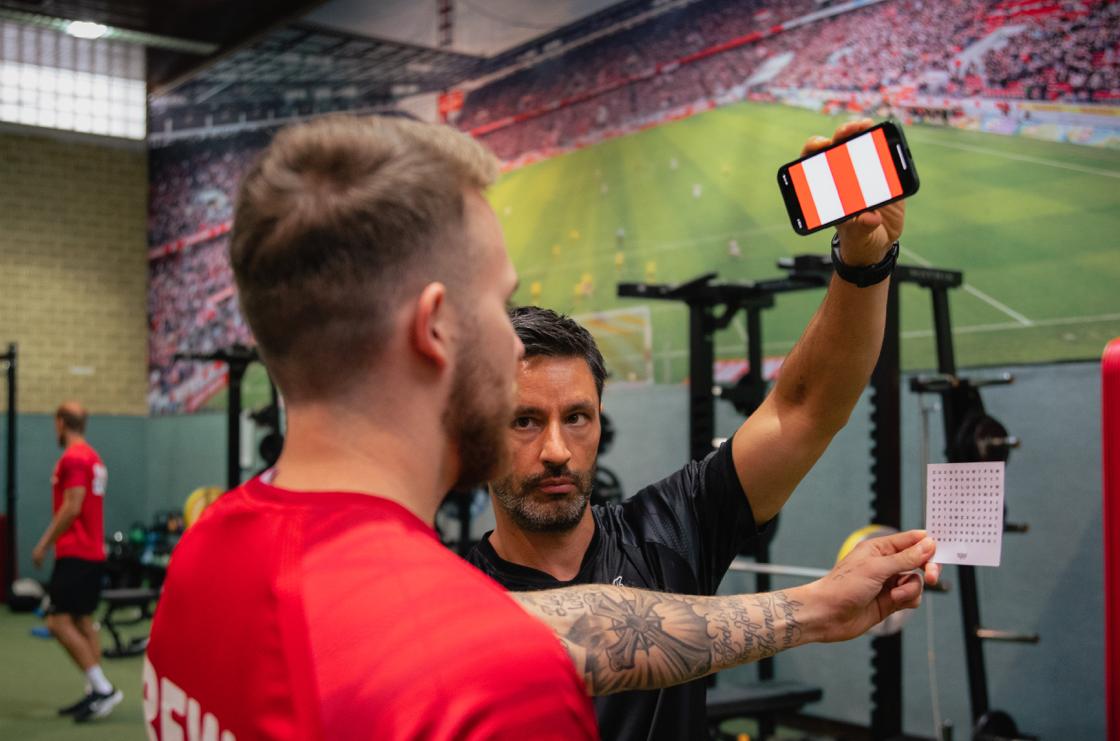 足球逆向思维训练,足球空间识别能力训练方法