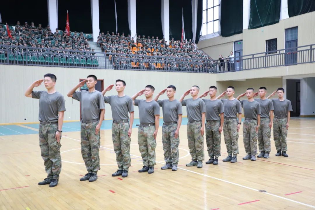 盐城市初级中学2023年“铁军国防训练营”闭营仪式隆重举行